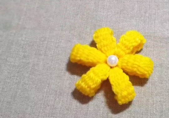 Pretty Yellow Woolen Flower Craft DIY DIY Easy Woolen Flower Ideas